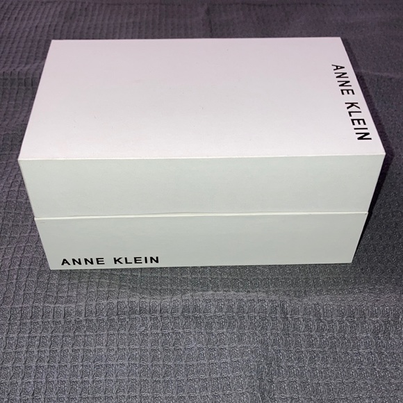 Women’s bracelets - Picture 3 of 5